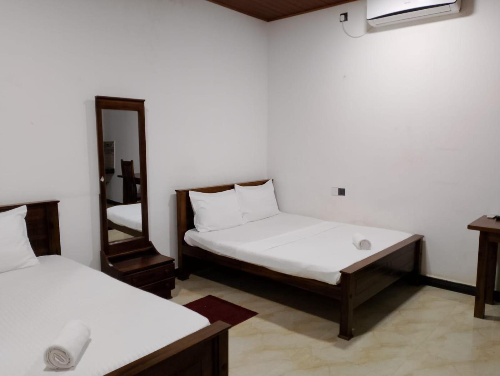 Malindu Yala Gate Hotel Tissamaharama Eksteriør billede